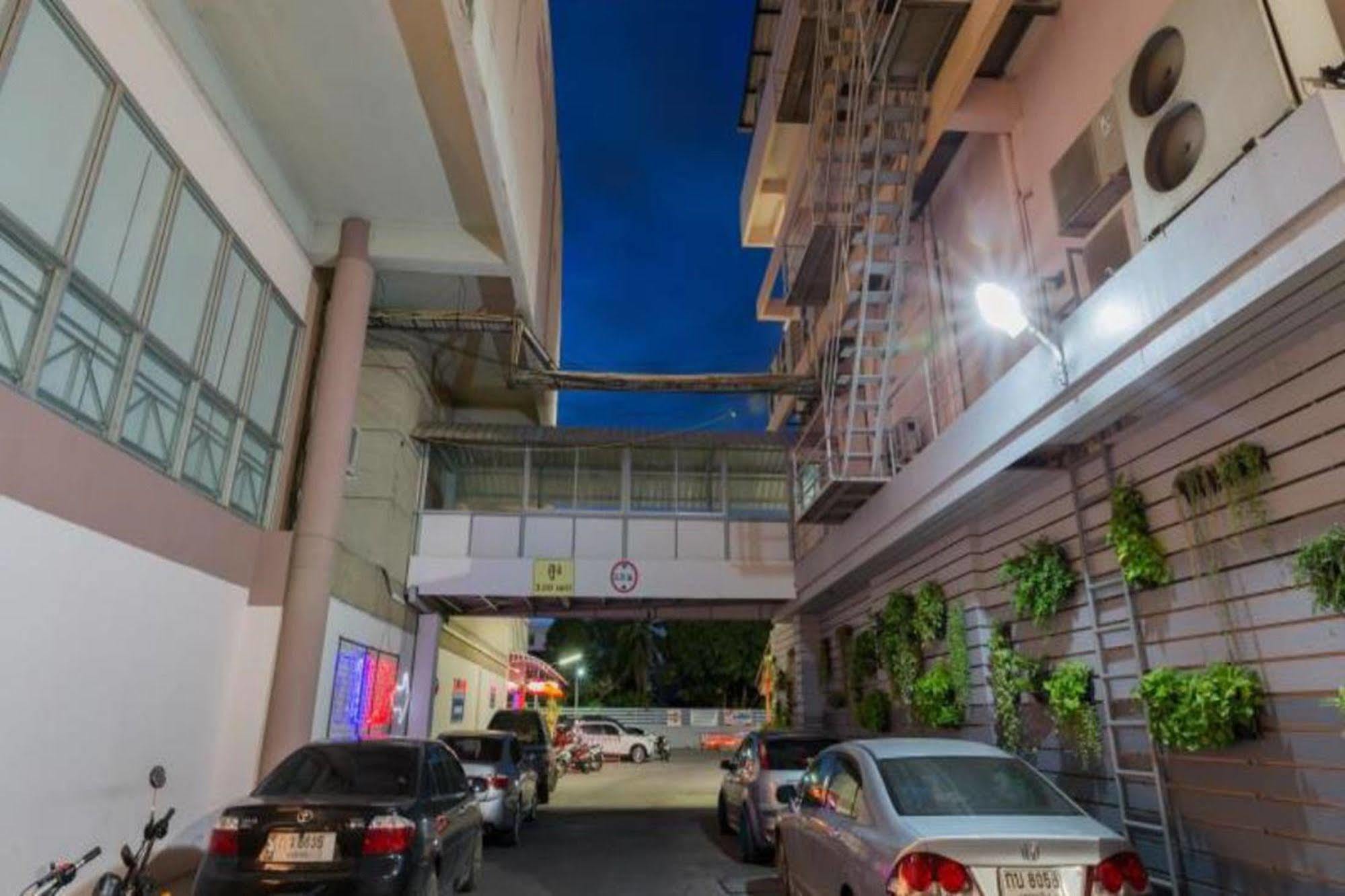 Korat Hotel - Sha Plus Nakhonratchasima Exteriér fotografie